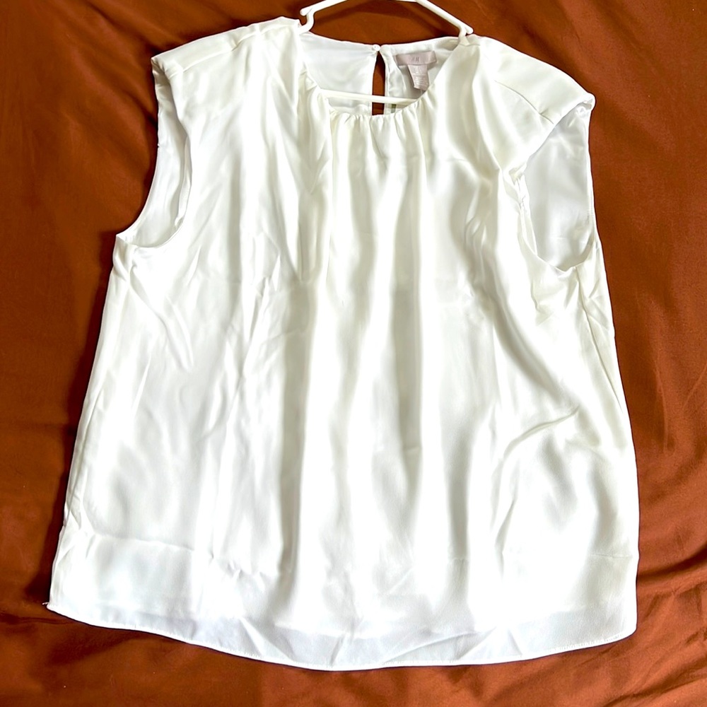 H&M white sleeveless blouse